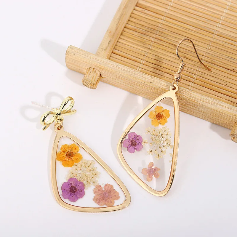 

Geometric Drop Earring With Flower Unique Asymmetrical Natural Dried Flower Earring Jewelry Epoxy Resin Flower Jewelry Wholesale