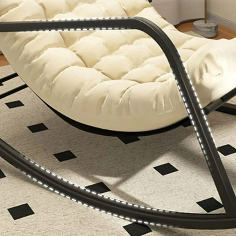 Рисунок 5 - Эргономичный шезлонг для гостиной