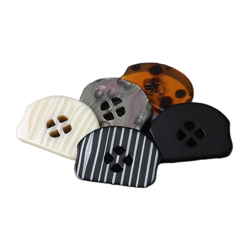 

1lot=10pieces Irregularly shaped four-hole resin buttons coat windbreaker black button VZ502