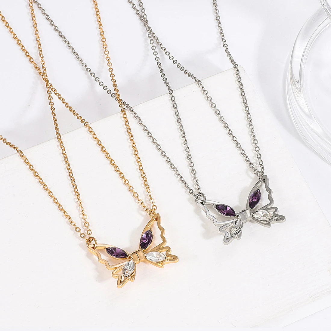 

Dainty Magnetic Couple Necklace For Women Lovers Crystal Butterfly Pendant Clavicle Chain Best Friend Friendship Jewelry Gifts