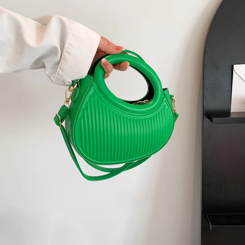 KUNLIYAOI  Internet celebrity retro hand bag female 2023 new fashion trend casual messenger bag portable messenger bag small bag