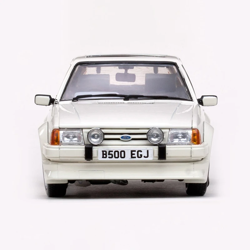 Модель автомобиля из сплава SunStar 1:18 Масштаб 1984 Ford Escort RS Turbo коллекционная игрушка
