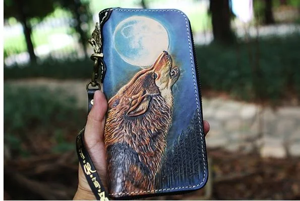 Shipping,fashion style Engraved Free wolf cowhide wallet,men's zipper purse,multi-functional handbag.cool gift man Handmade