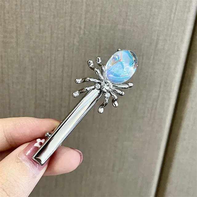 Серьга для хеликса с лунным камнем