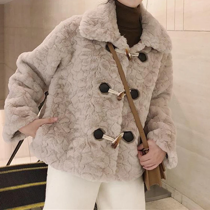 Lamb hair coat women's short autumn  winter Korean  2022 new pattern brushed thickened cattle horn button  coat