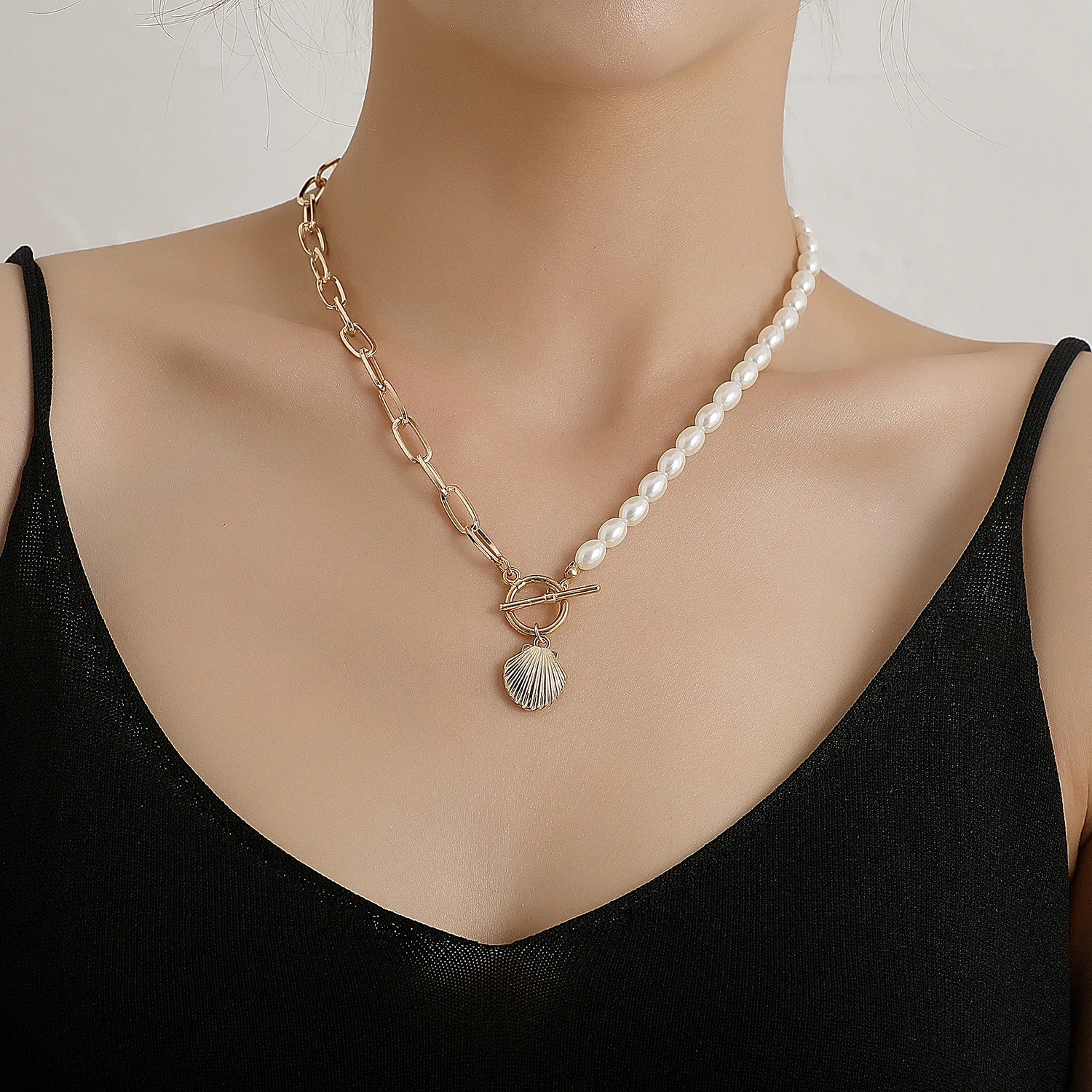 

French Light Luxury Design Sense Of Senior Imitation Pearl Splicing Collarbone Necklace For Women Retro Jewelry Accessories