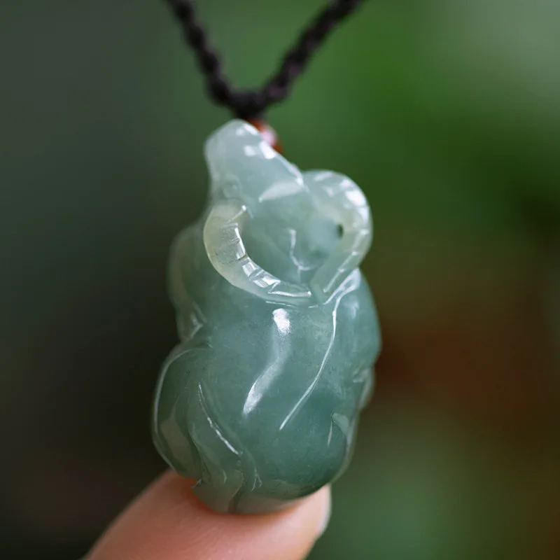 Подвеска из натурального янманского нефрита Знак зодиака бык простой ретро