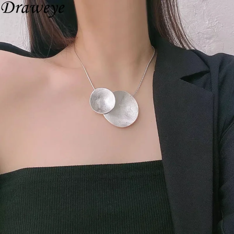

Draweye Snake Chains Metal Collares Para Mujer Geoemtric Asymmetrical Necklaces for Women Silver Color Retro Jewelry Simple