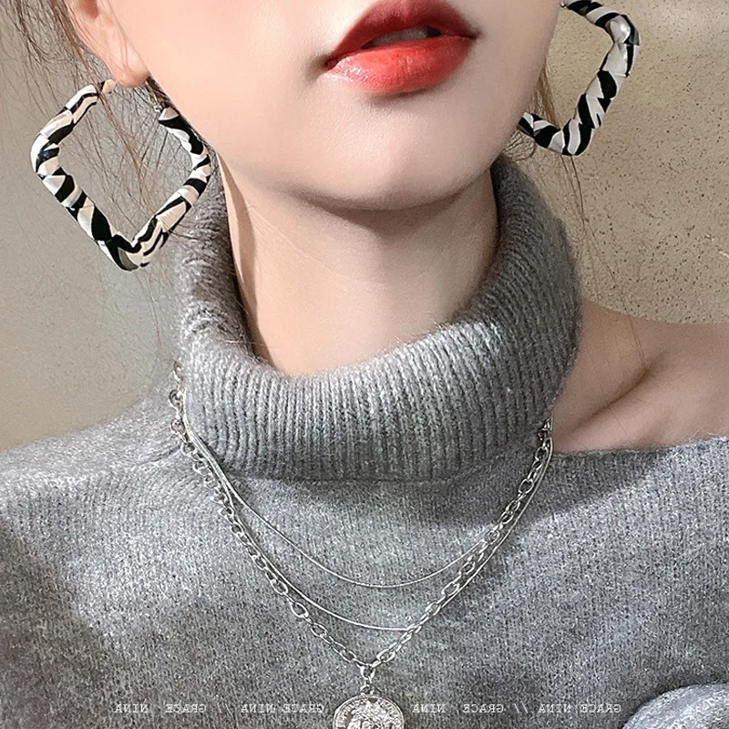 

2022 Winter Women Zebra Hoop Earrings Fashion Leather Eardrop Fine 925 Silver Ear Stud Pendientes Largos Mujer Originales Gift
