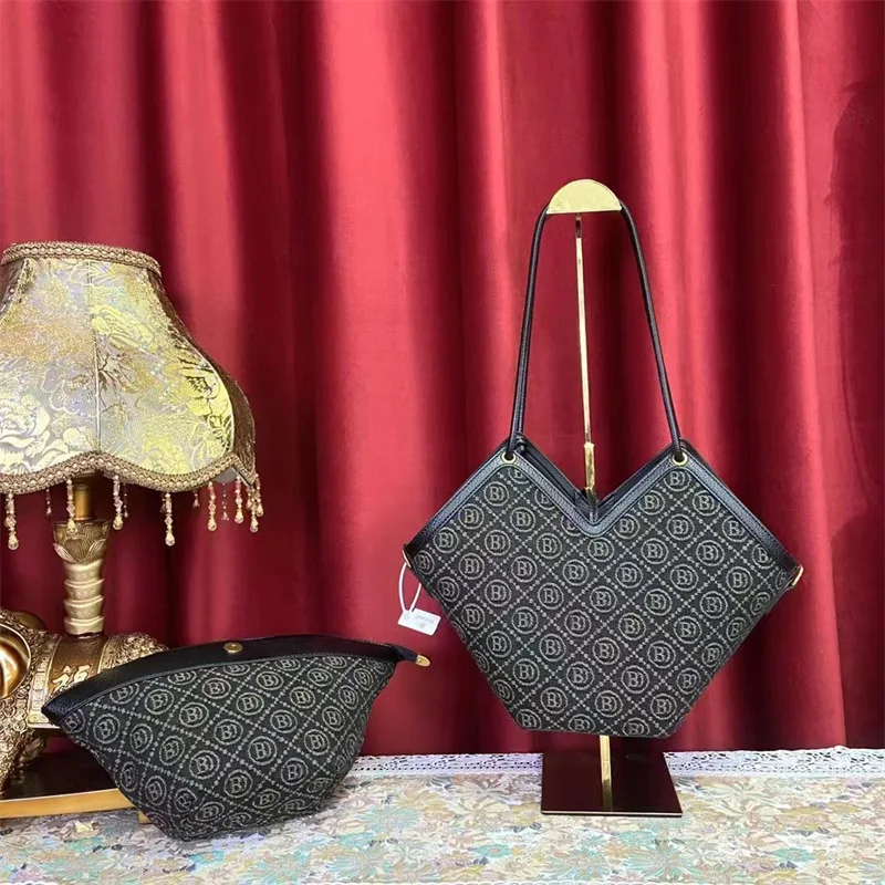 Heart-shaped Denim Cloth Bag Women's Bag 2023 New Light Luxury Children's Bag Single Shoulder Messenger Bag Sac