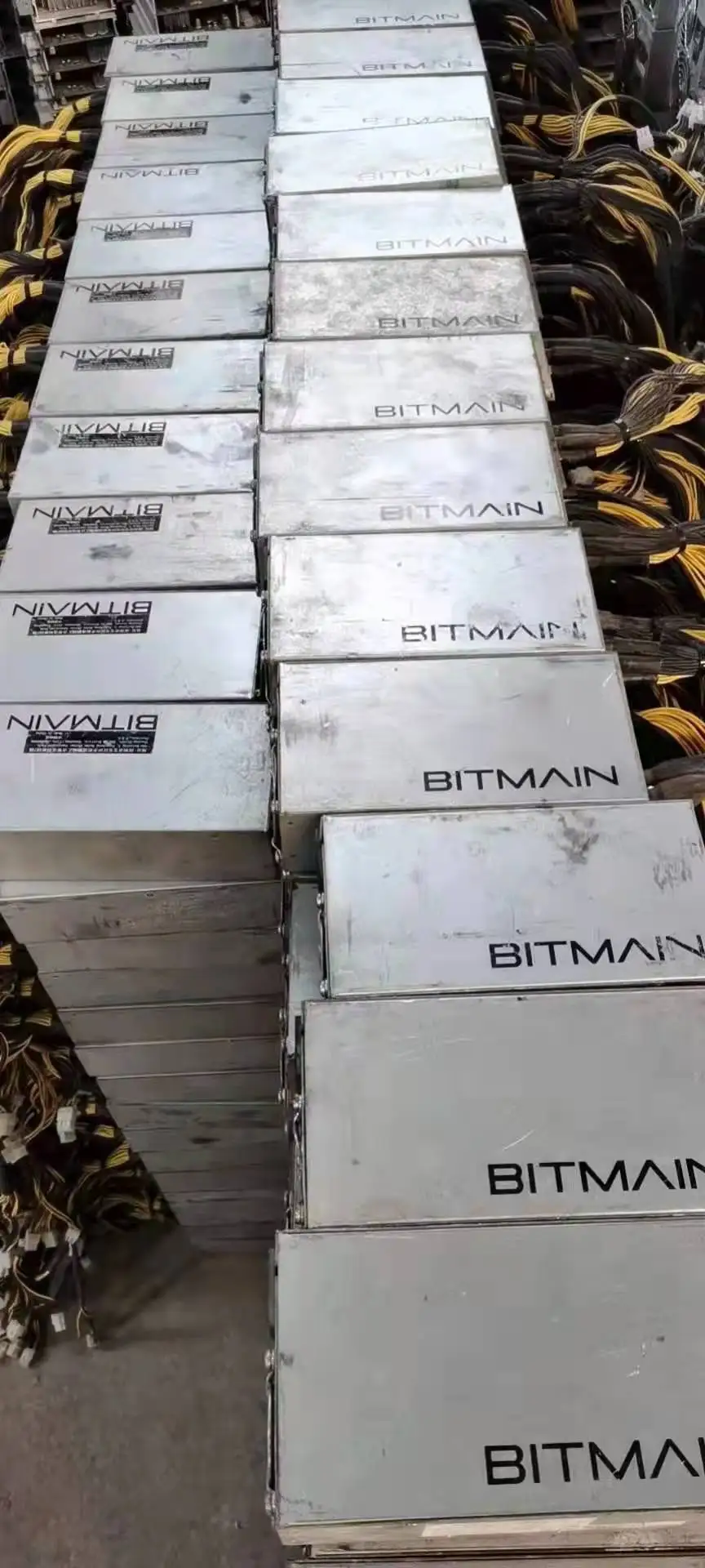Б/у блок питания Bitmain APW3 ++ 1600 Вт для Antminer S9 S9k L3 + T9 E3 Z9 Mini DR3 Innosilicon A9 A10 Ebit E9 Avalon 841 851 |