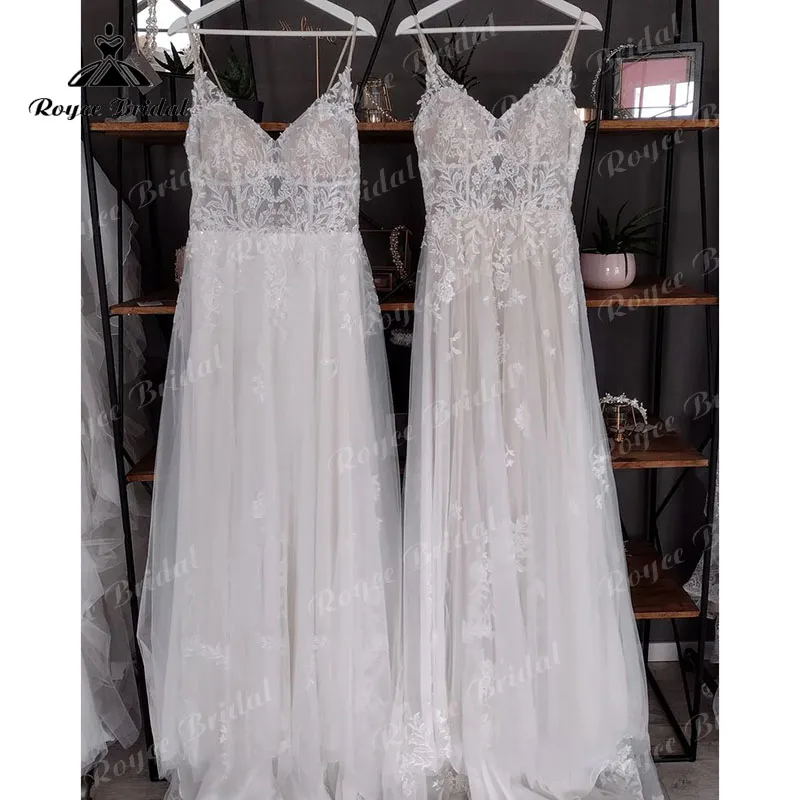 

Свадебное платье на бретельках-спагетти, с открытой спиной и кружевной аппликацией