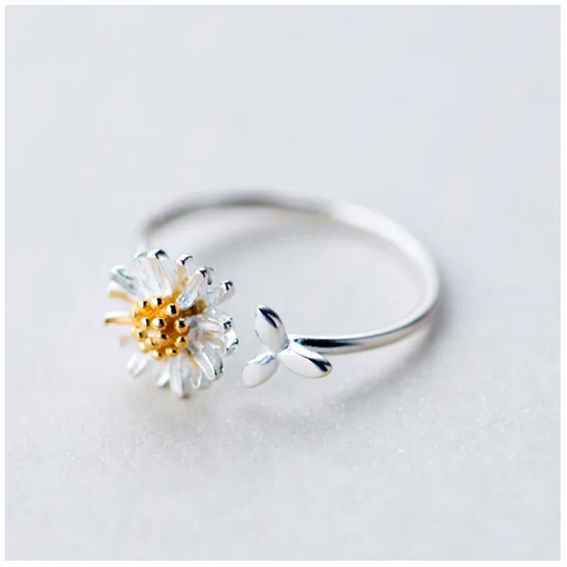 

New Silver Cute Small Daisy Leaf Open Ring Ladies Fashion Adjustable Plant Ring Jewelry Luxury Jewelry