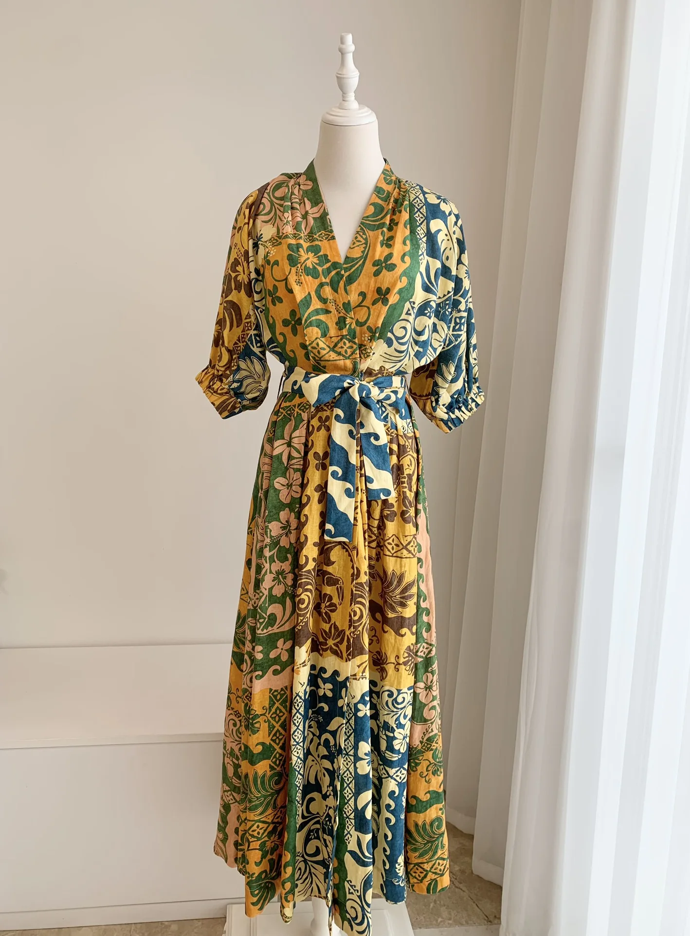 

Women's Puff Sleeve Floral Print V-Neck Lace Up Waist Vintage Midi Dress