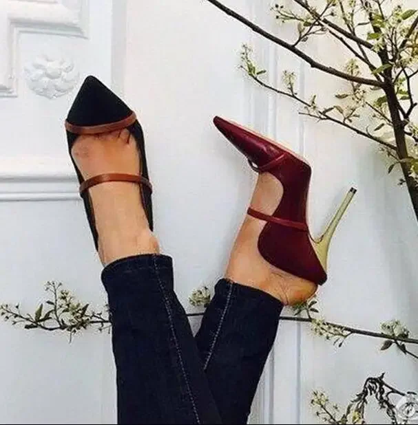 Яркие золотые атласные женские босоножки с острым носком серебряные ремешки в