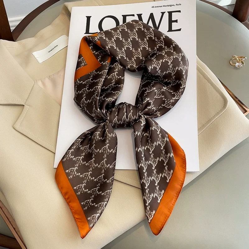 Квадратный шелковый шарф