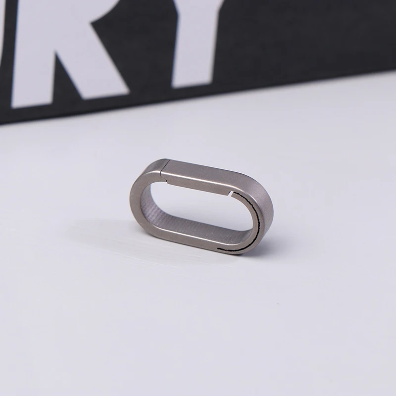 1 шт. Универсальный мини-брелок для ключей из титанового сплава