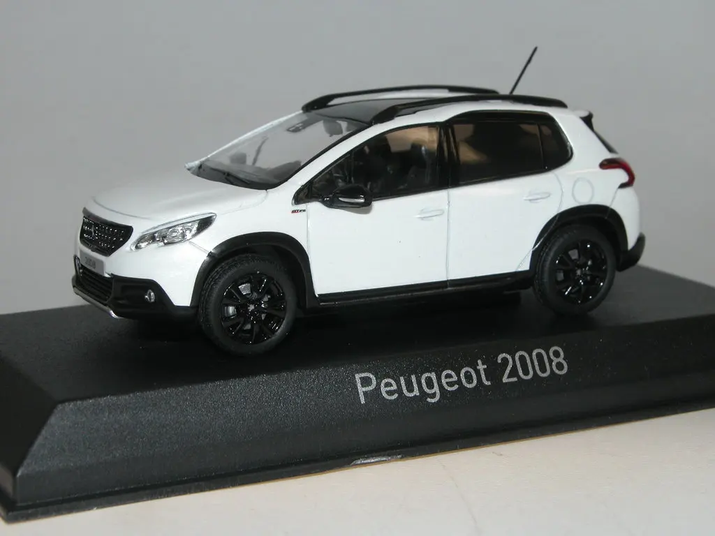 

Модель автомобиля Norev 1/43 PEUGEOT 2008 GT Line 2016 из белого сплава