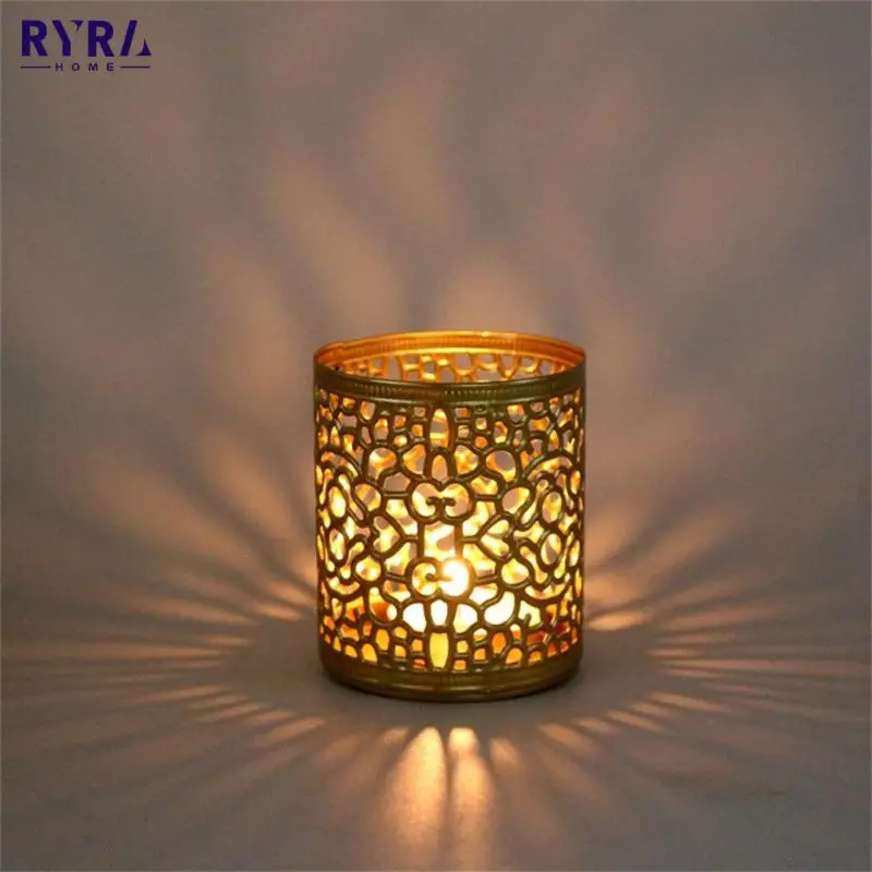 

New Golden Geometric Hollow Wrought Iron Candle Holder Home Decoration Ornaments Creative Nordic Aromatherapy Candle Cup Fashion