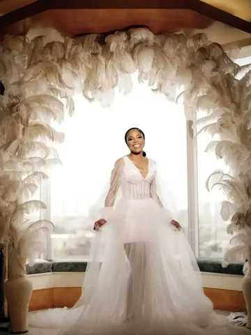 Свадебное платье LOVEYING классического стиля  из полиэстера