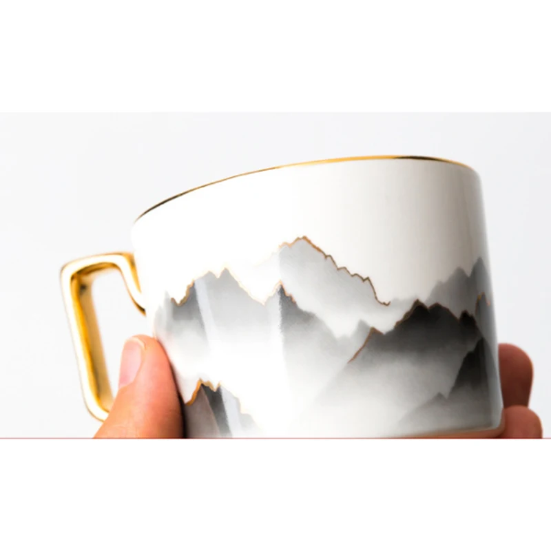 

Высококачественная кофейная чашка из костяного фарфора, креативный набор чайных чашек и блюдце, фарфоровая чашка для домашнего праздника, ...