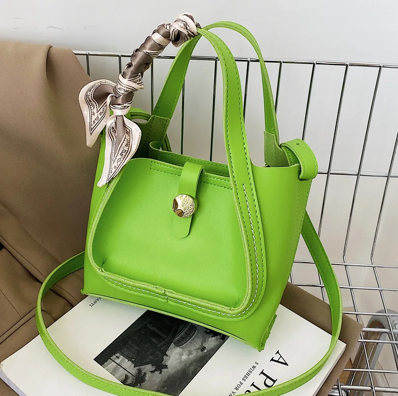 

Популярная простая маленькая сумка, женская сумка, Новинка лета 2022, модная нишевая сумка-мессенджер для матери и сына, подходящая ко всему П...