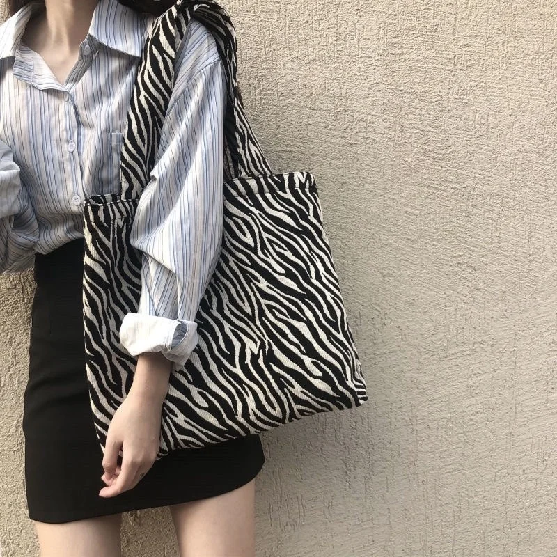 

Сумка-тоут женская холщовая, модная вместительная сумочка на плечо с принтом зебры, роскошный саквояж для покупок, повседневный дорожный чемоданчик на плечо