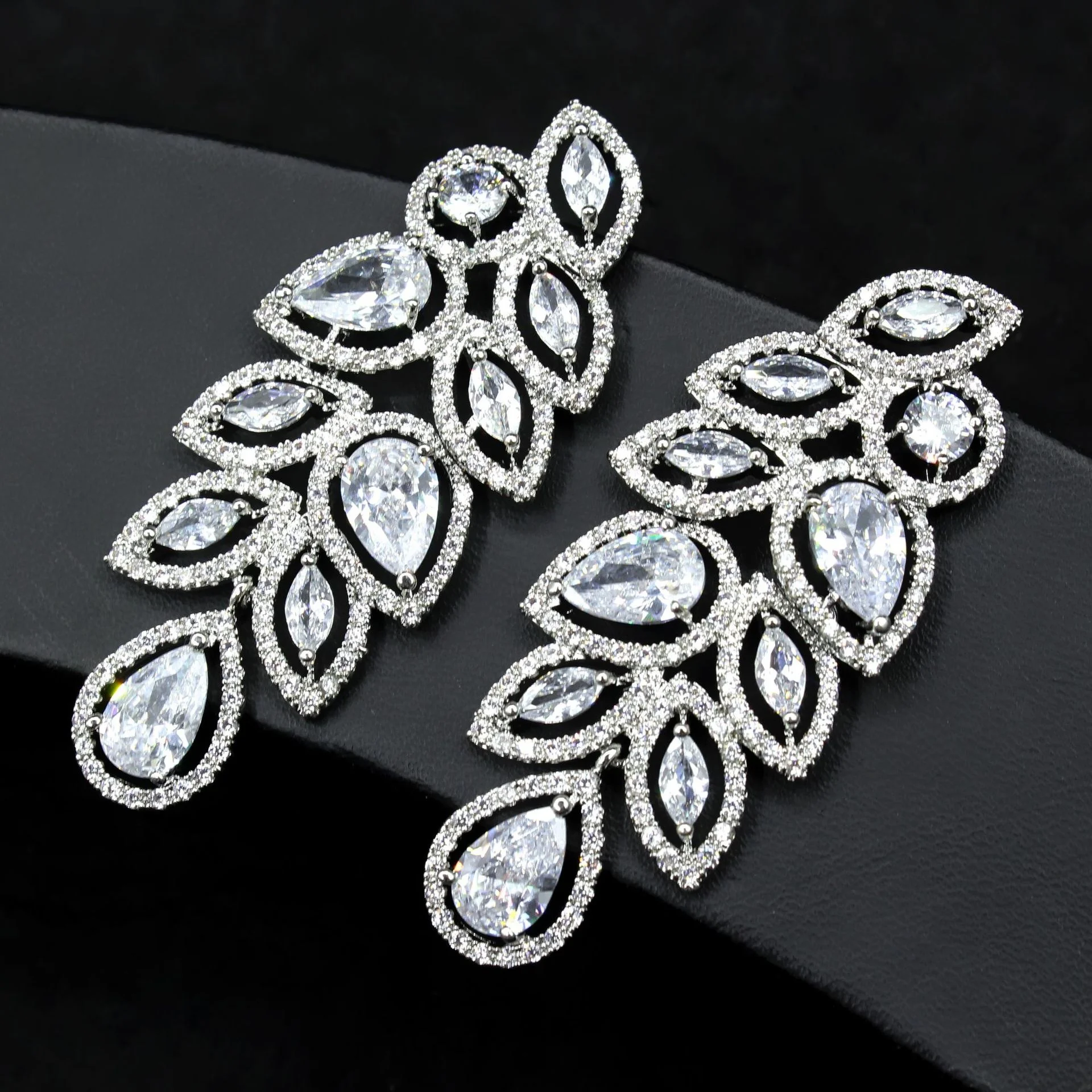 

brand genuine Luxury real jewels Hip hop luxury tassel Zircon Jewelry female Korean version East Gate fashion exaggerated water