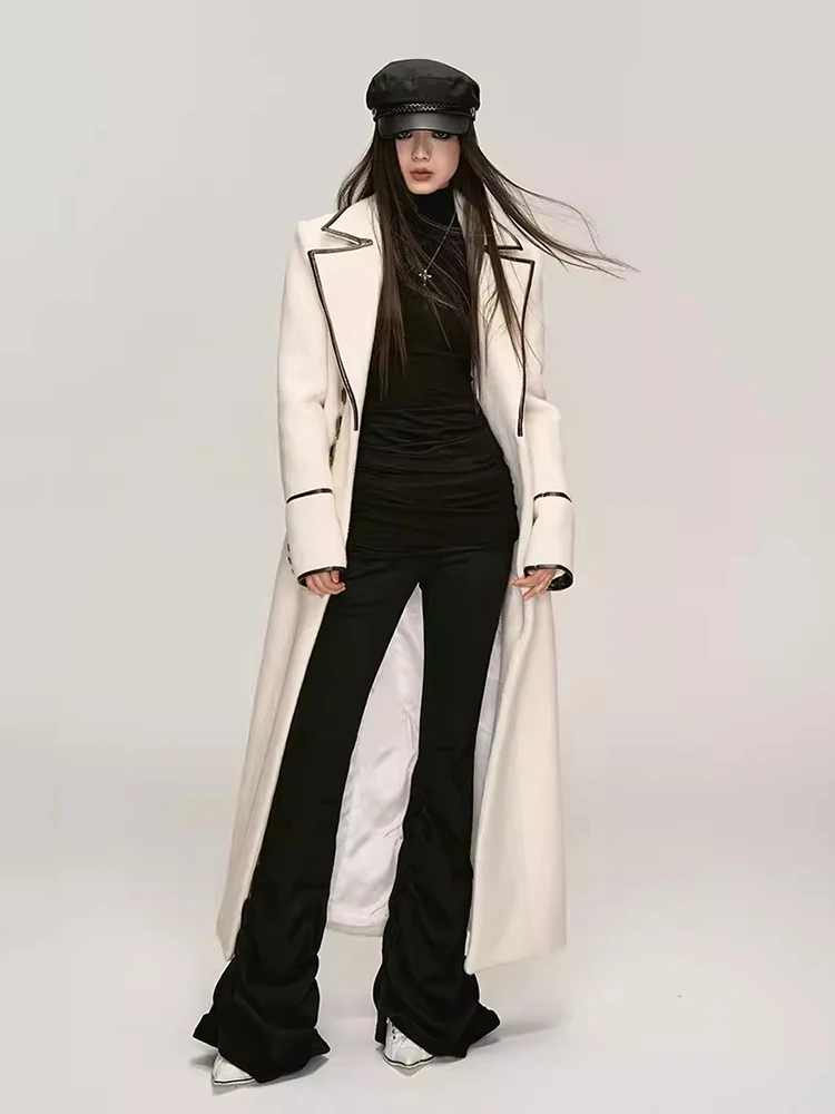 Женские узкие джинсы стрейч REDDACHiC черные однотонные расклешенные в стиле ретро