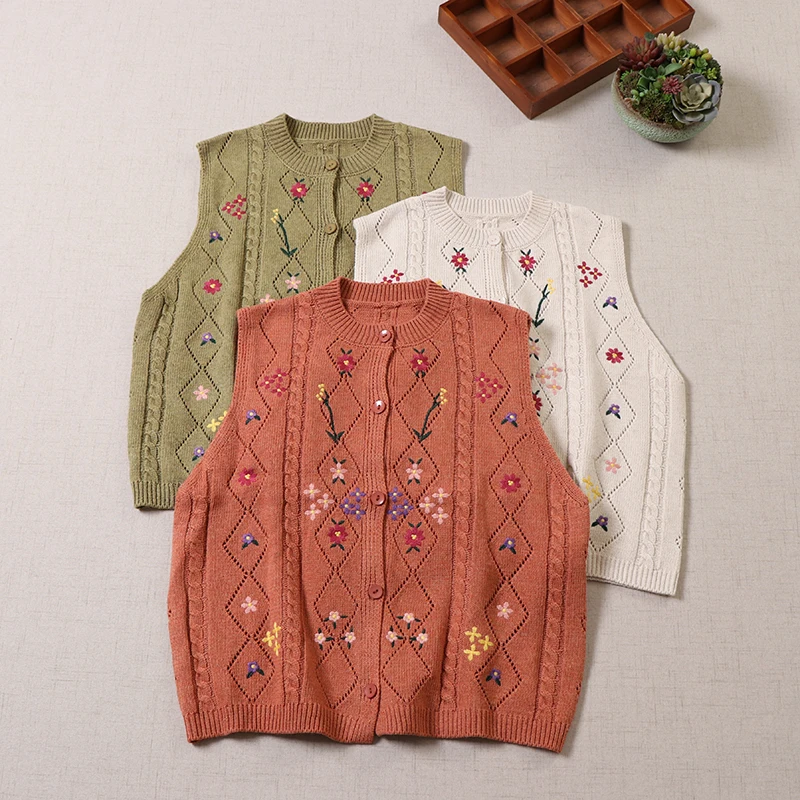 

Autumn Sweet Embroidered Sweater Vest Women Sleeveless Single Breasted N22