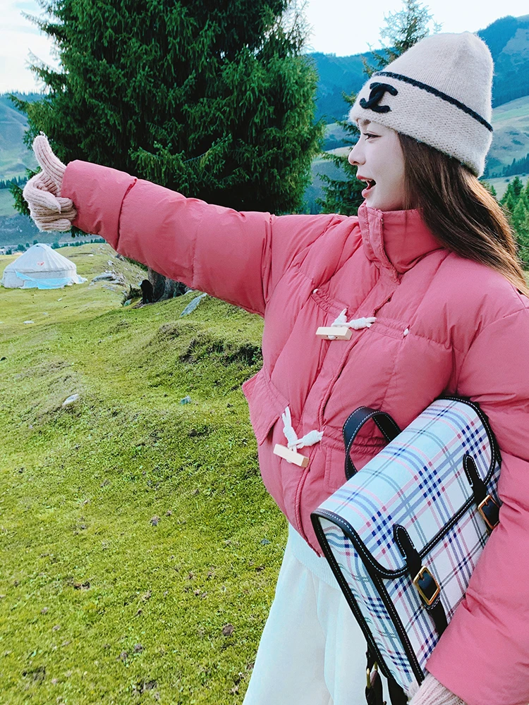 Корейская серия элегантный короткий пуховик с роговой пряжкой женский зимний 2024