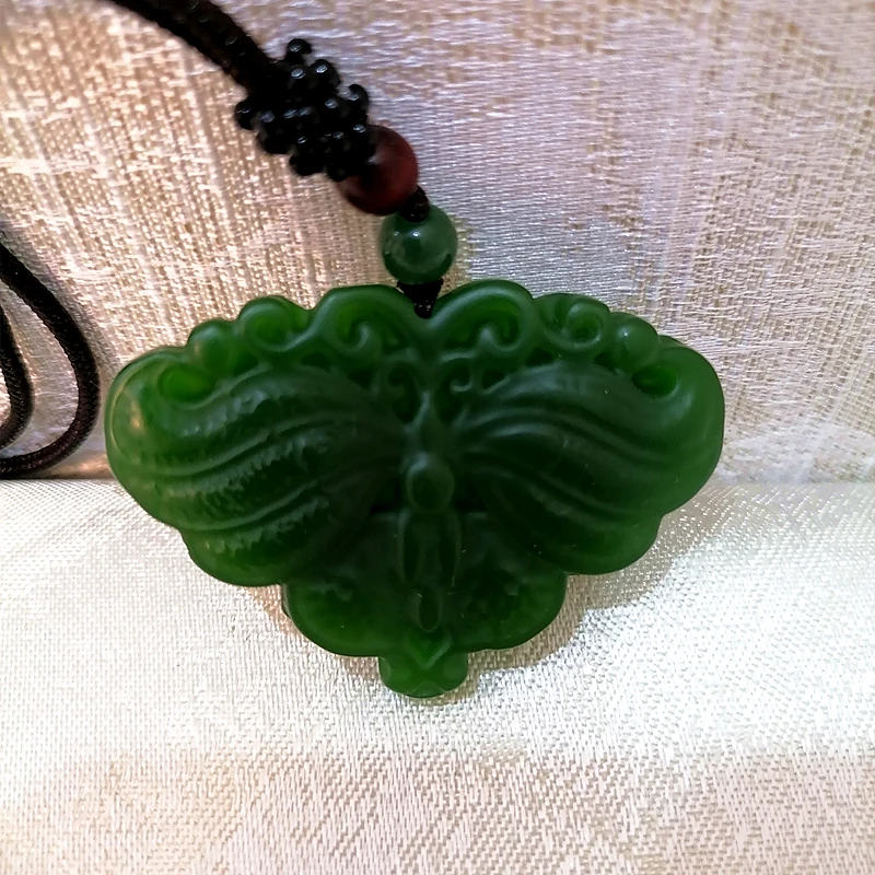 

Natural green hand carved butterfly jade pendant fashion boutique jewelry men's and women's Necklace Gift Accessories