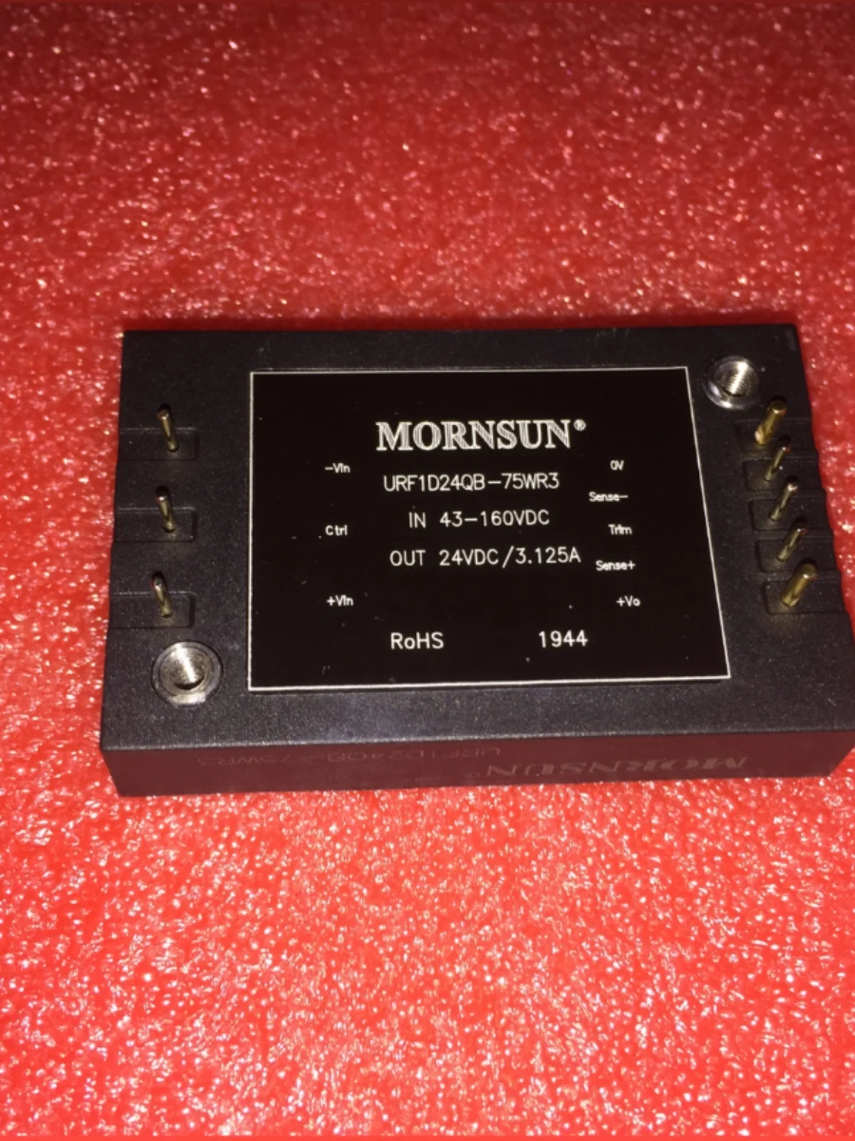 URF1D05QB-75WHR3A5/A6/1D03/1D12/1D15/1D24/1D4 8 Высокое качество переключения источник питания