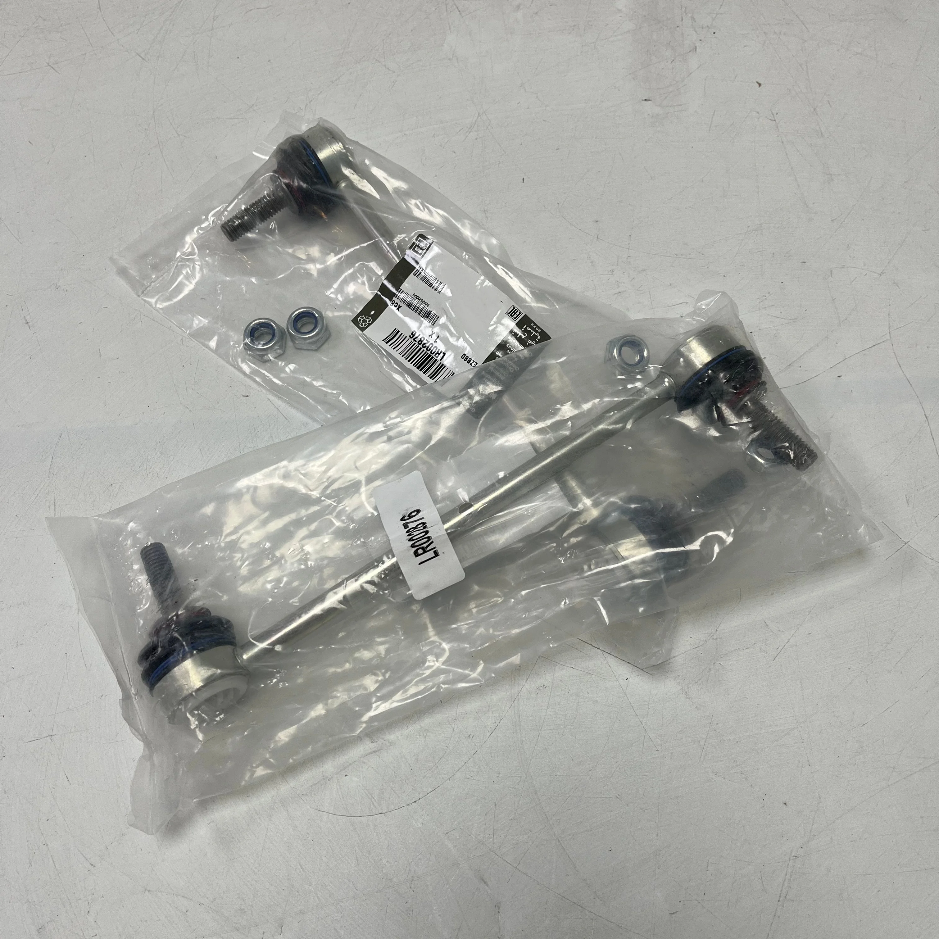 Фото Стабилизатор поперечной устойчивости LR002876, подходит для Land Rover Range Rover Evoque Freelander 2, запчасти для автомобилей №2