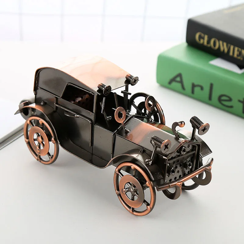 

Retro Alloy Classic Car Model Ornaments Creative Craftwork Home Living Bedroom Office Decoration Collectible Accessories