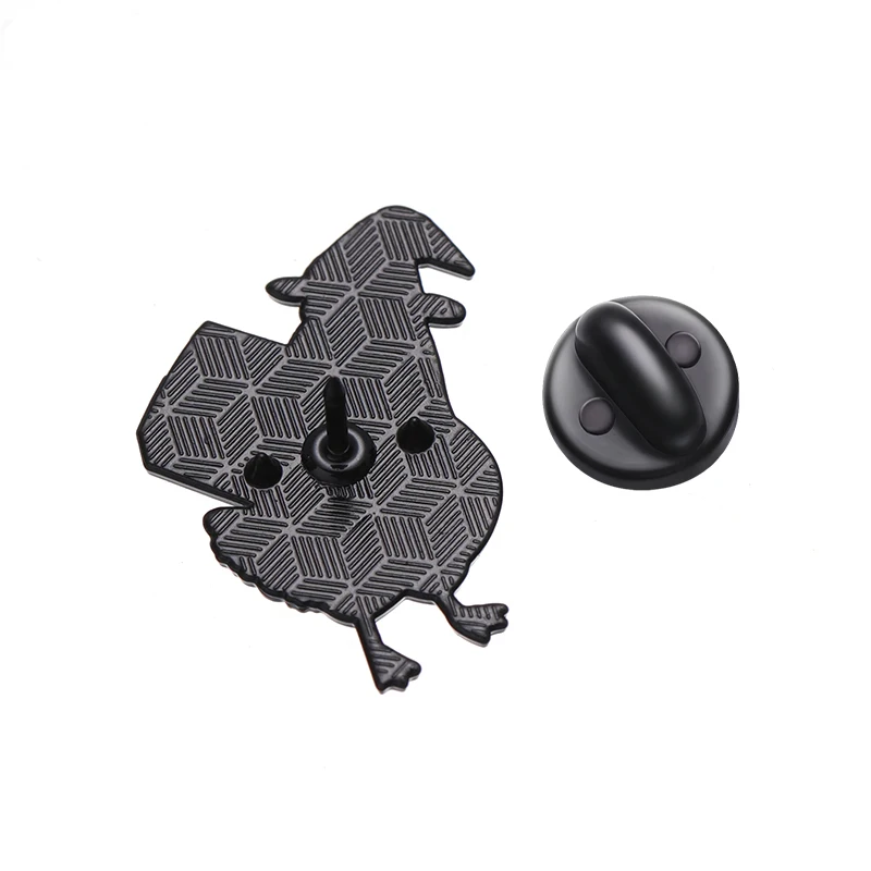 Эмалированная брошь в виде животных