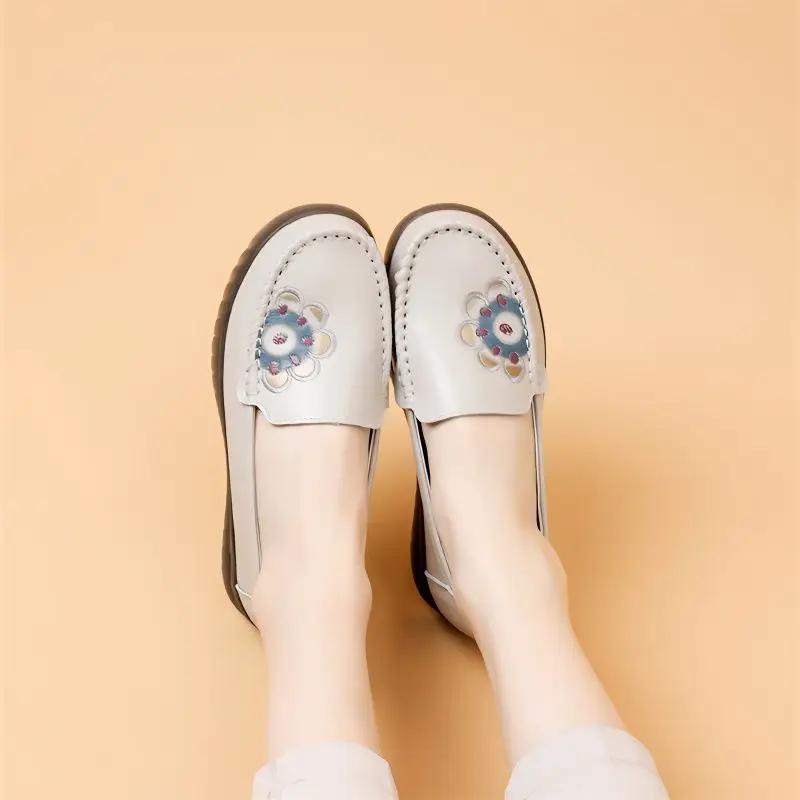 Vintage Women Leather Boat Shoes Soft Sole Comfortable Ladies Leather Flats Shoes Spring Summer Female Leisure Loafers Moccasin