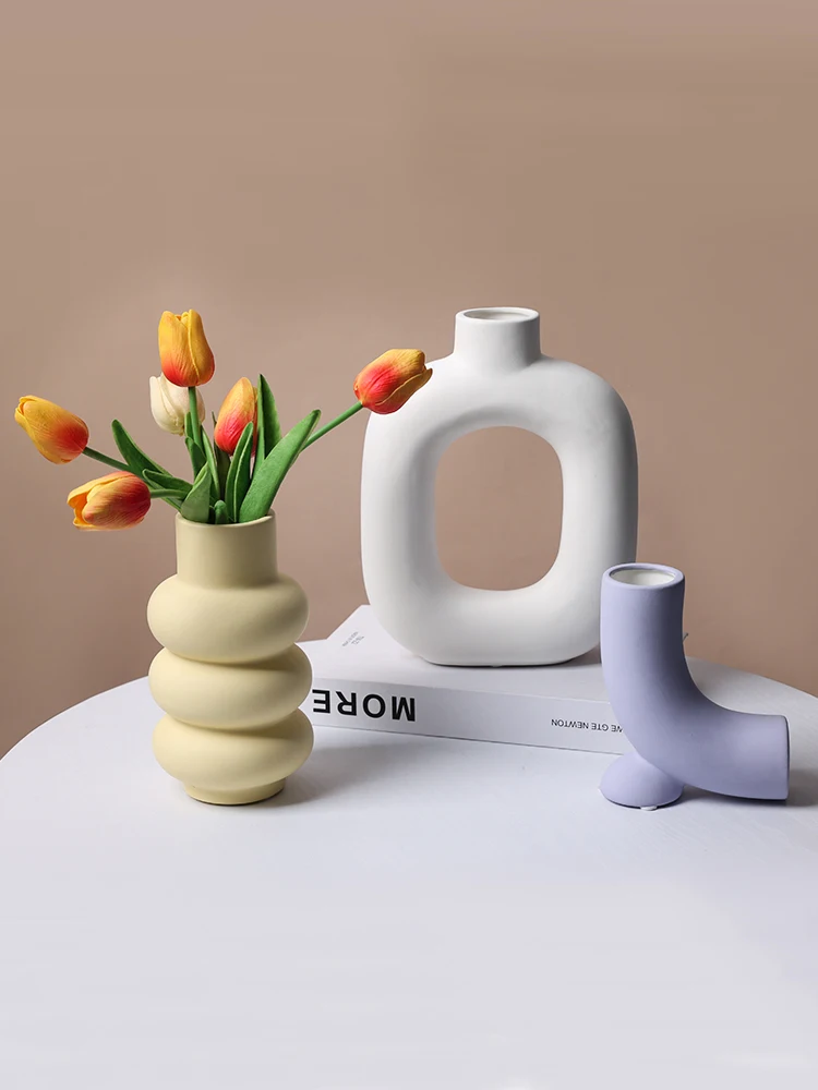 

White Modern Vase Nordic Ceramic Creative Art Luxury Glamour Flower Vase Minimalist Living Room Decoration Maison Home Decor 50