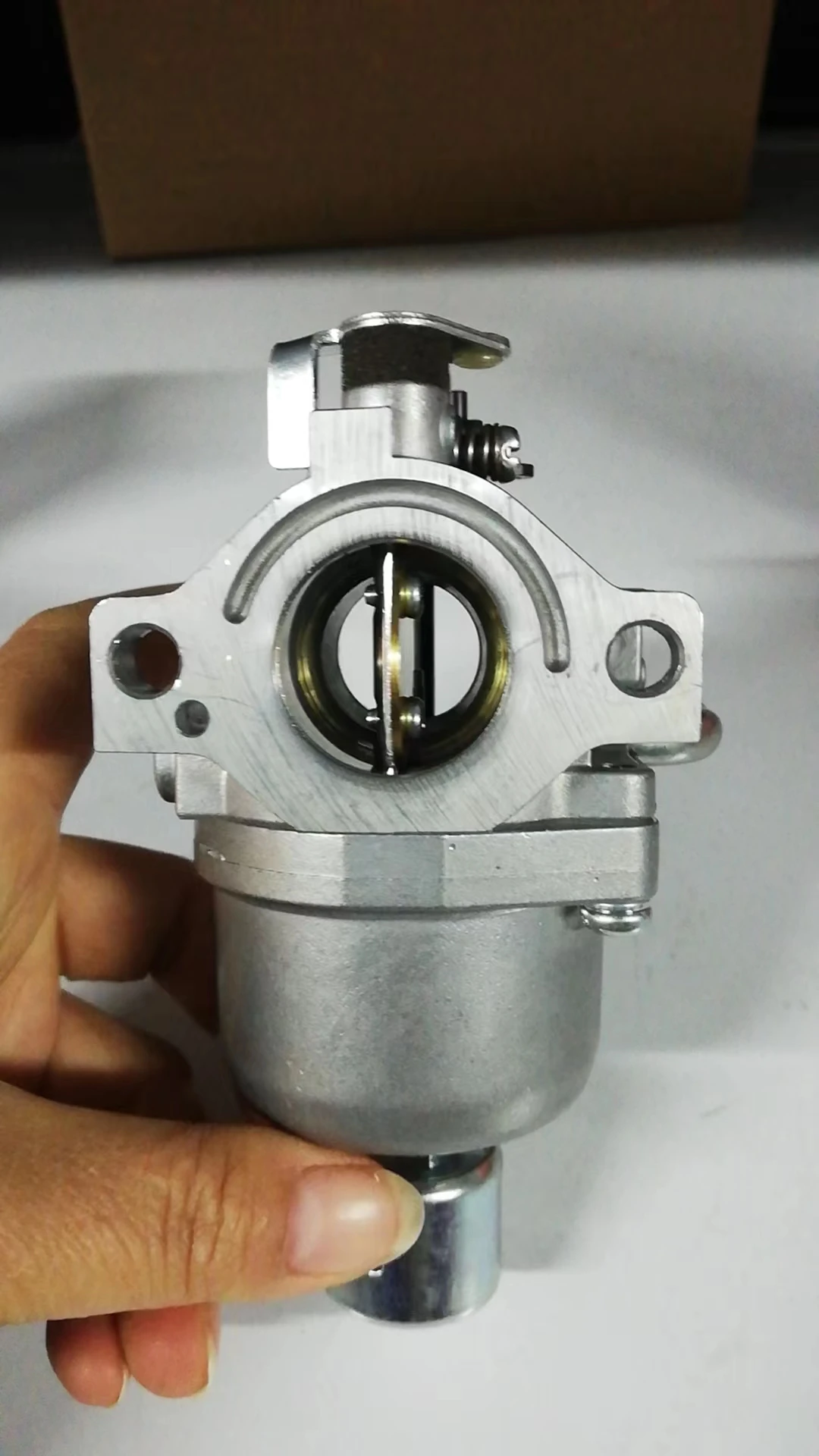 592225 деталь двигателя карбюратора BRIGGS STRATTON