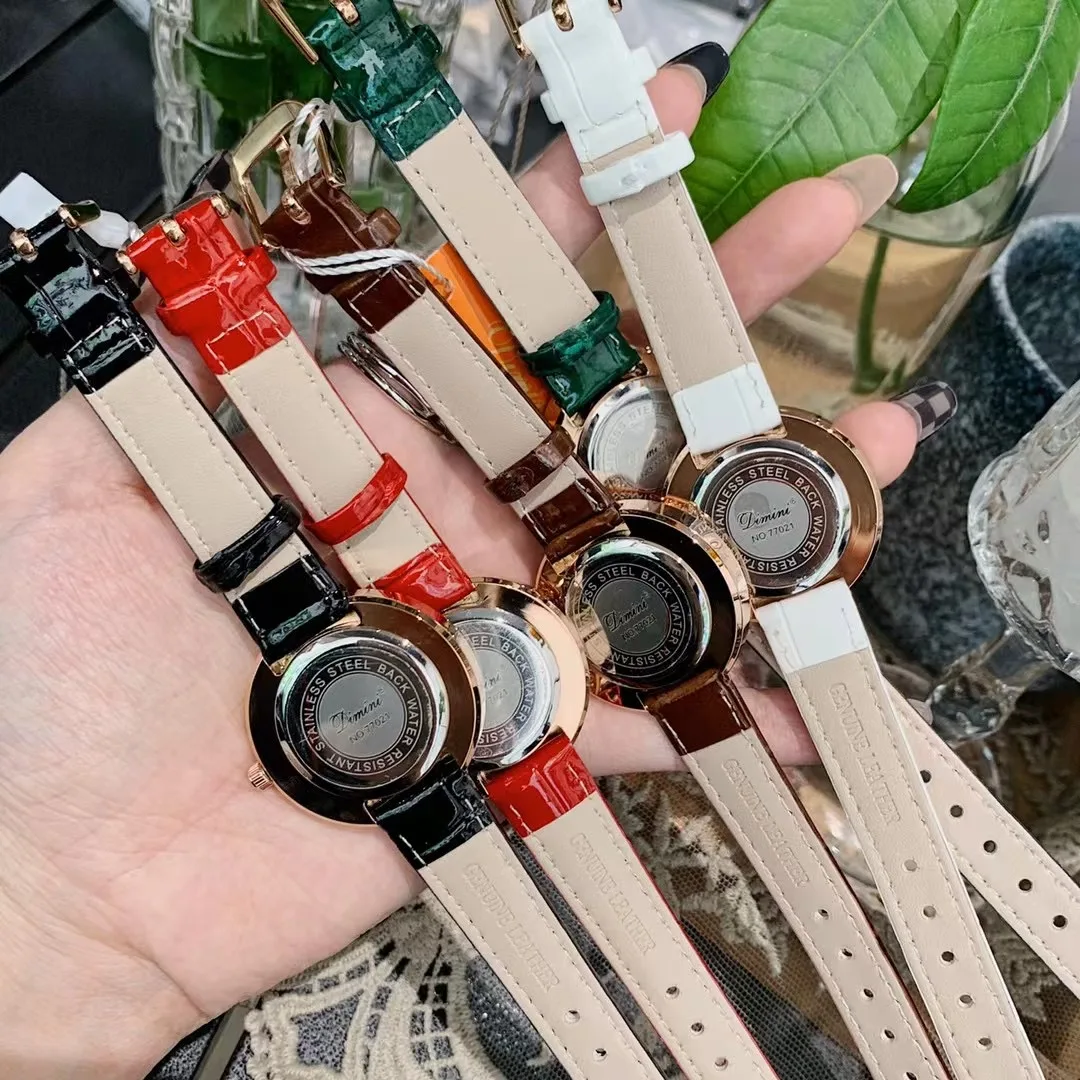 Часы наручные женские кварцевые с фианитами простые элегантные ремешком из