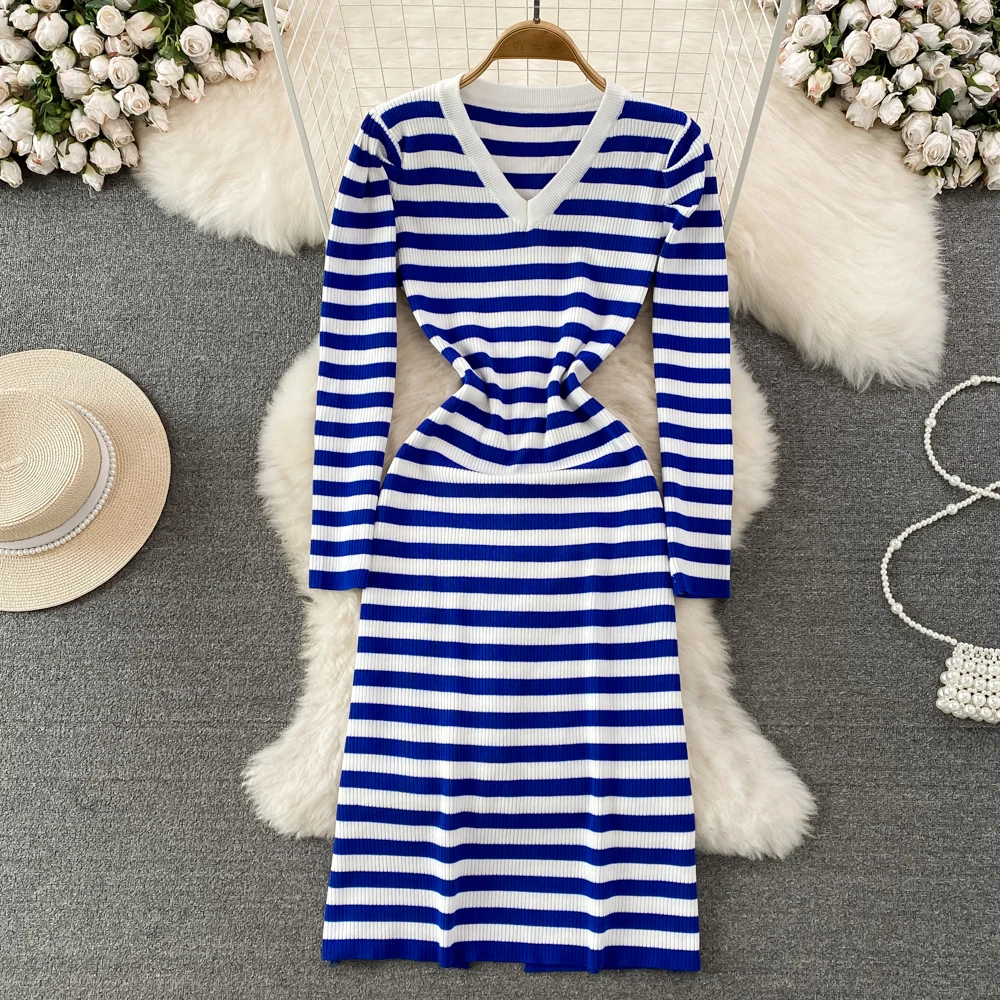 

Spring and Autumn Korean Version Temperament Long-sleeved V-neck Collection Waist Slimming Striped Knitted Buttock Dress