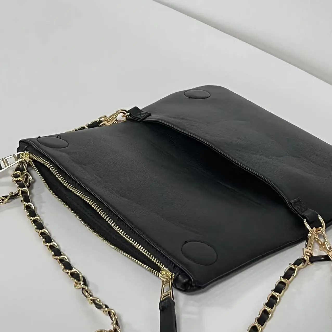 Весенняя кожаная сумка через плечо для женщин 2024 повседневный стиль форма