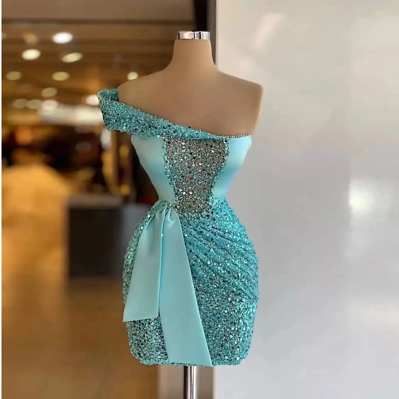 

Женская светильник-юбка с блестками