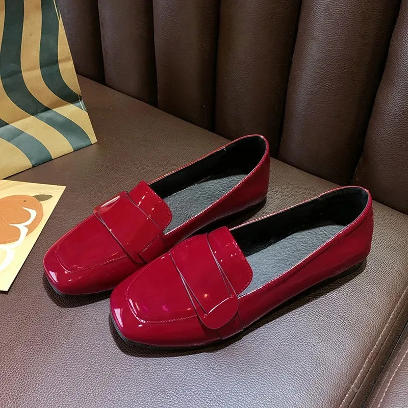 Туфли женские из лакированной кожи большие размеры квадратный носок без