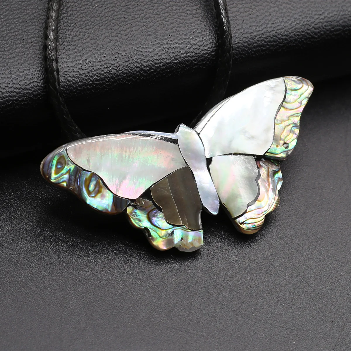 

Natural Freshwater Abalone Shell Necklace Pendant Butterfly Shape Exquisite Charms for Jewelry Making Diy Fashion Bracelet