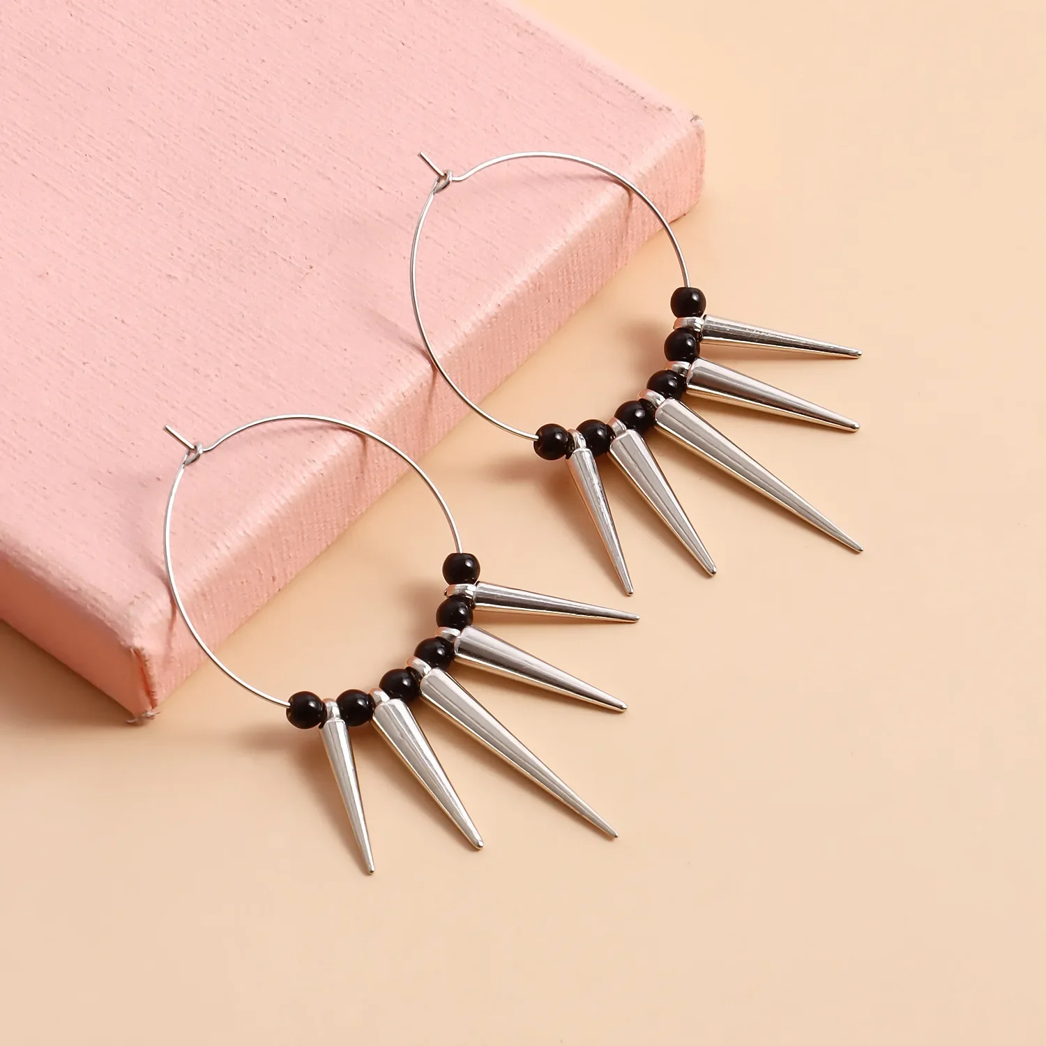 

Rivet Big Circle Earrings