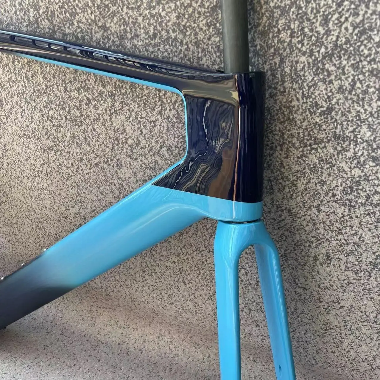 

2023 Carbon Bike Frame Blue Carbon Fiber T1100 Frameset Road Bike Frame Bicycle Frame Fit Di2 Contact us for more discounts!