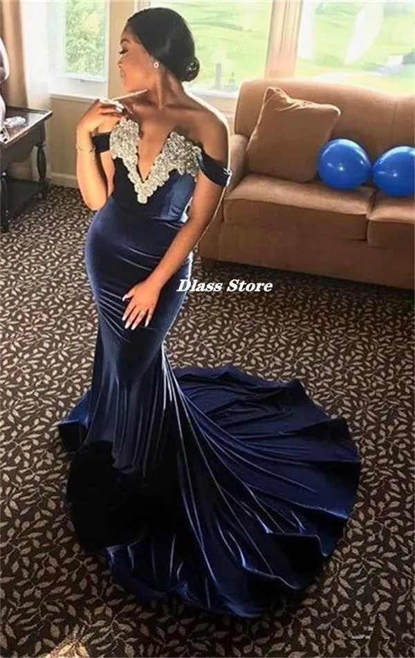 

Sexy Mermaid Off The Shoulder Prom Dresses 2022 Beaded V Neck Backless Dark Navy Velvet Sweep Train Evening Gowns Recommend