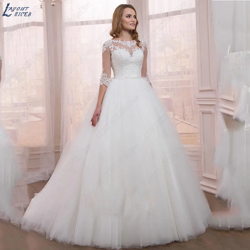 

LAYOUT NICEB Half Sleeves Wedding Dresses Tulle Bride Beach Lace Applique Bridal Gown Women O Neck Vestido De Novia
