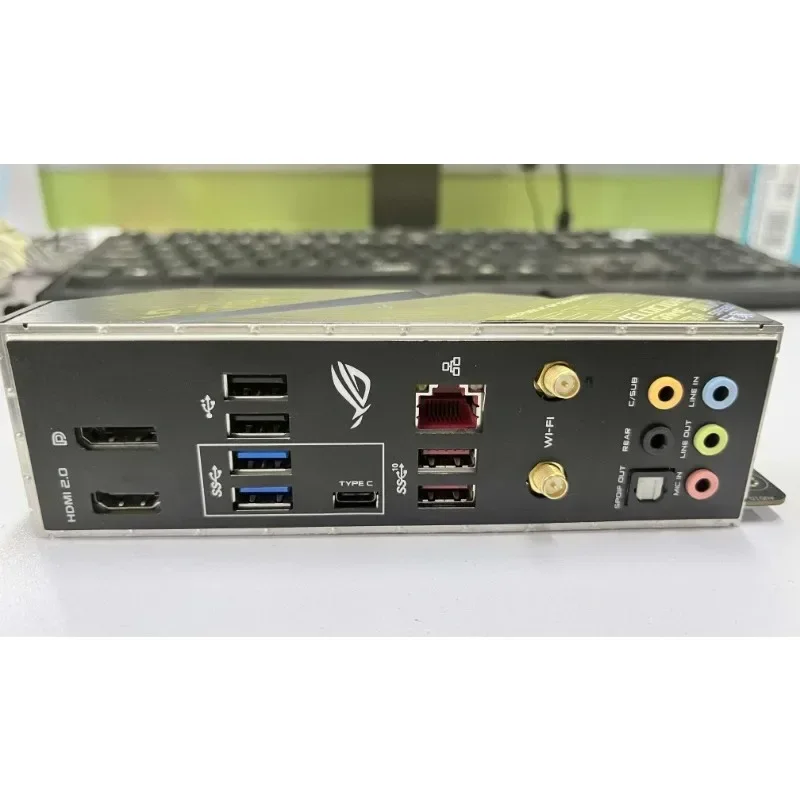 90% новая материнская плата Z390 ROG STRIX Z390-I GAMING Mini-ITX LGA 1151 2 × DDR4 M.2 PCI-E 3 0 USB3.1